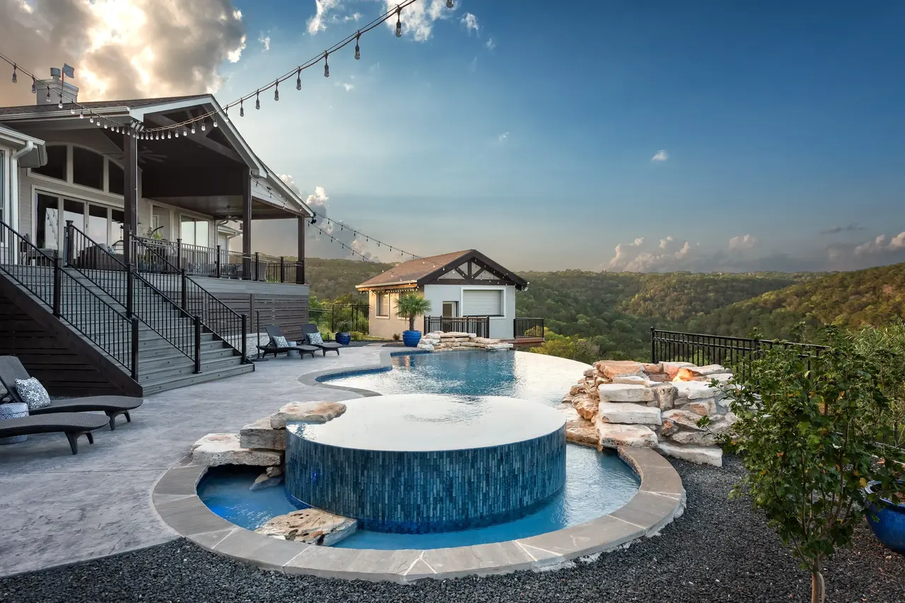 Infinity & Vanishing-Edge Pools by GB IV Designs (photo 5)
