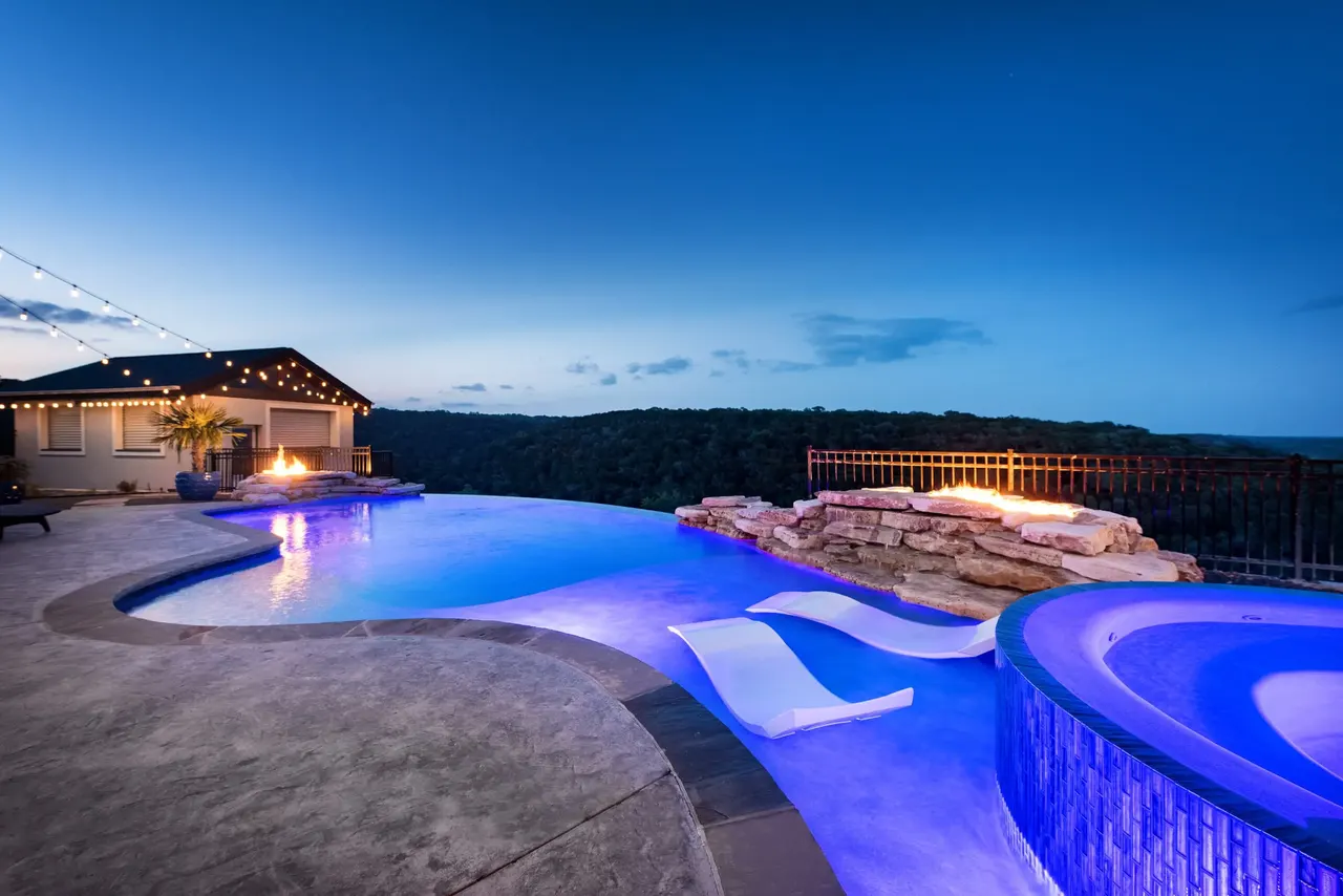 Infinity & Vanishing-Edge Pools by GB IV Designs (photo 7)