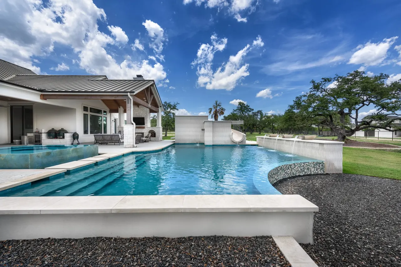 Infinity & Vanishing-Edge Pools by GB IV Designs (photo 13)