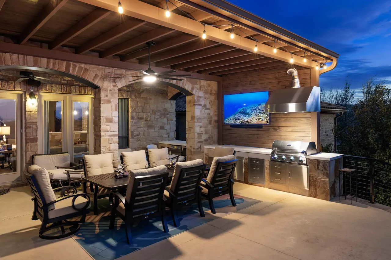 Boulder Slide — Family freeform pool in Tarrytown, TX by GB IV Designs (photo 13)
