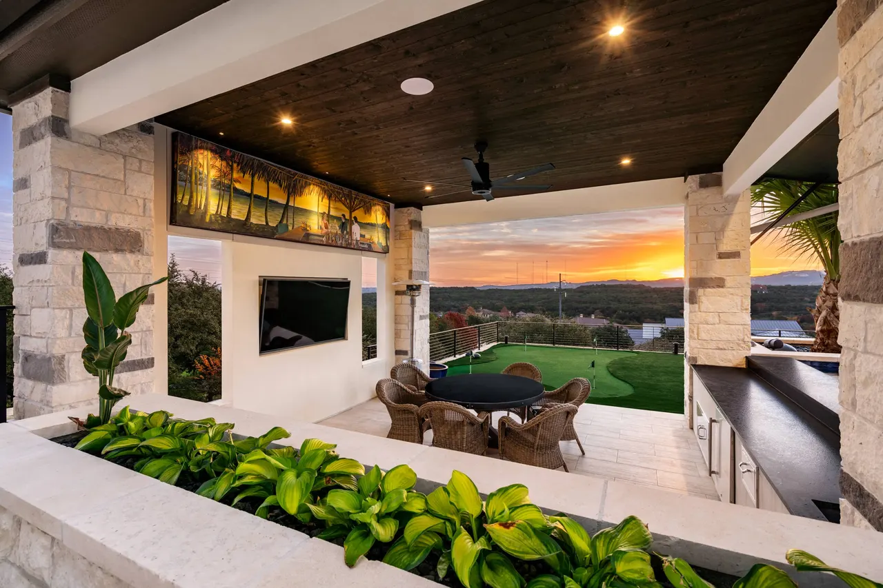 Cliffside Overflow — Estate aquatic environment in Bee Cave, TX by GB IV Designs (photo 12)