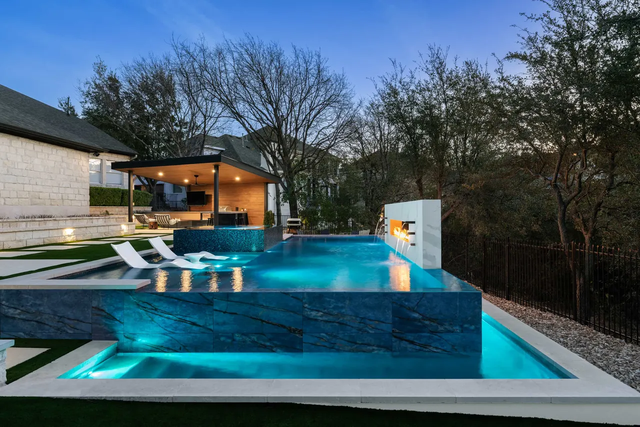 Courtyard Linear — Raised linear pool in Tarrytown, TX by GB IV Designs (photo 7)