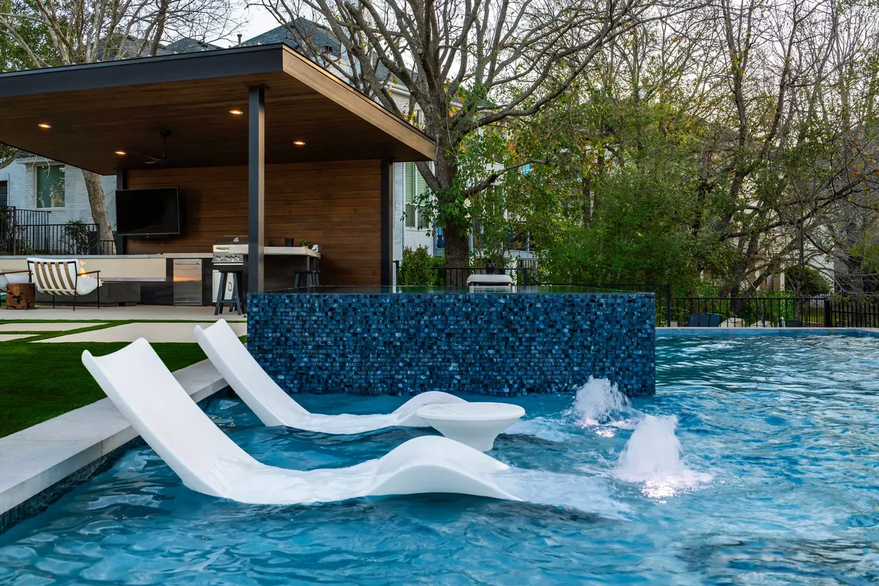 Courtyard Linear — Raised linear pool in Tarrytown, TX by GB IV Designs (photo 14)