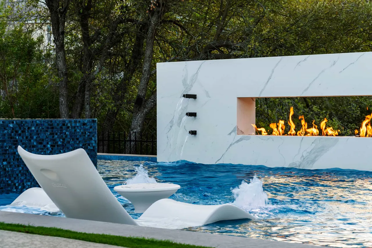 Courtyard Linear — Raised linear pool in Tarrytown, TX by GB IV Designs (photo 15)