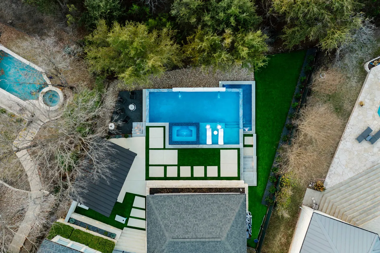Courtyard Linear — Raised linear pool in Tarrytown, TX by GB IV Designs (photo 16)
