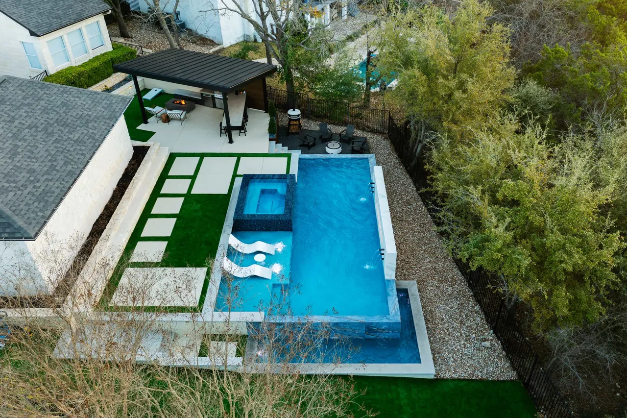 Courtyard Linear — Raised linear pool in Tarrytown, TX by GB IV Designs (photo 18)