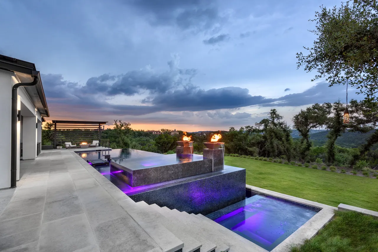 Infinity & Vanishing-Edge Pools by GB IV Designs (photo 19)