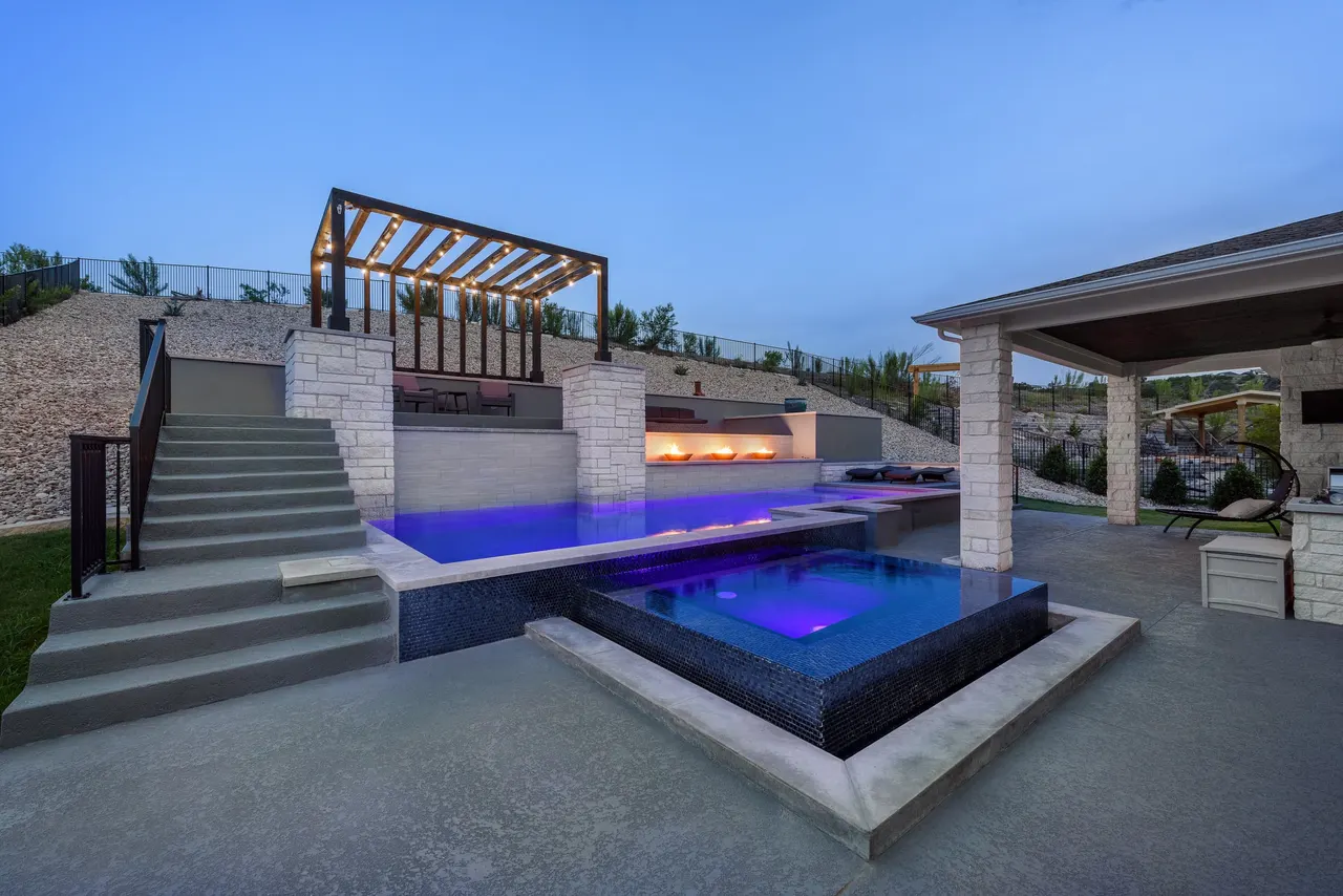 Infinity & Vanishing-Edge Pools by GB IV Designs (photo 53)