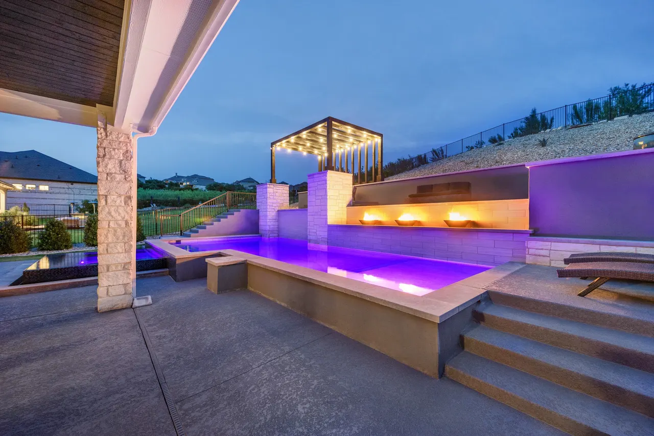 Infinity & Vanishing-Edge Pools by GB IV Designs (photo 55)