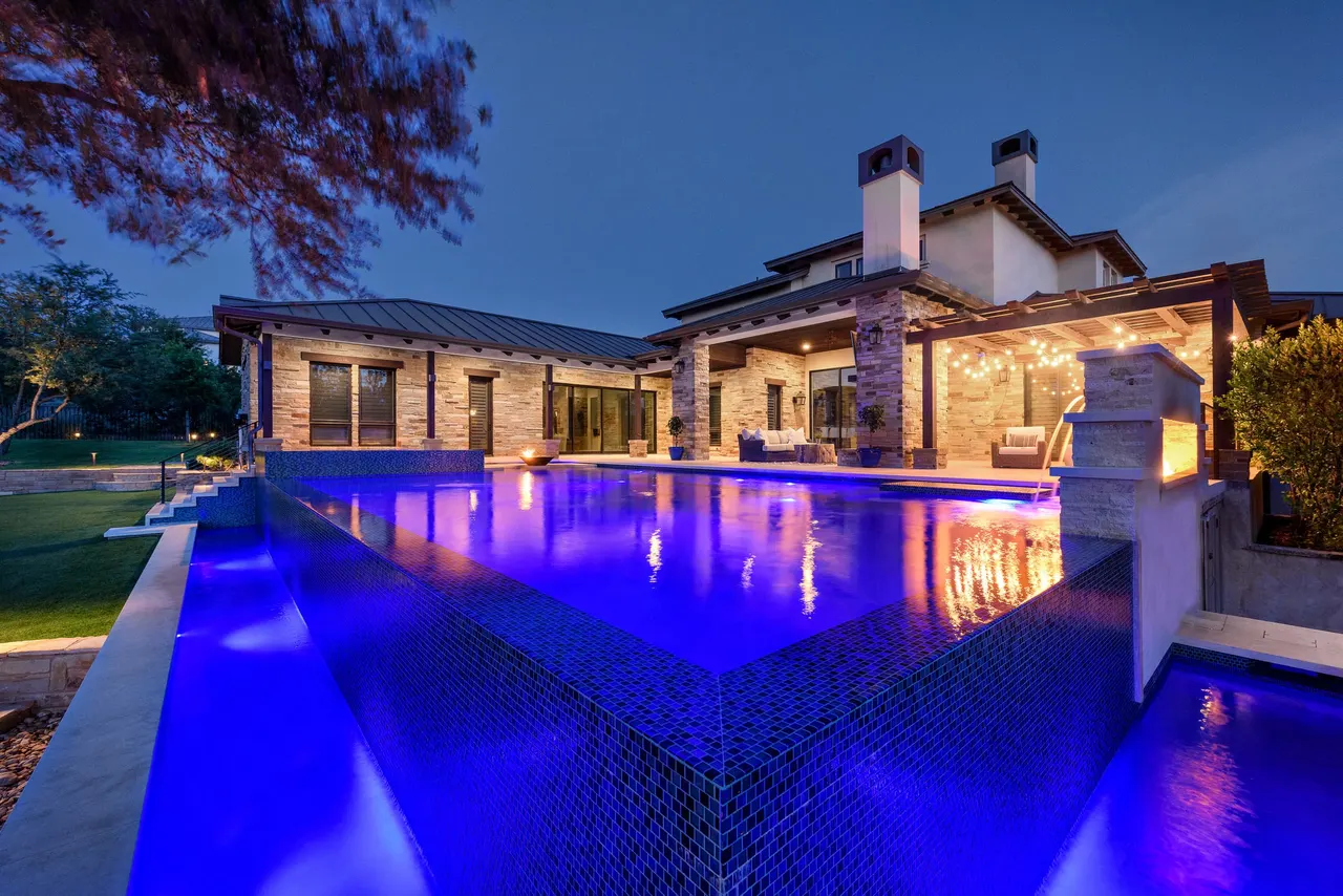 Fire & Water Estate — Estate pool & spa in Texas Hill Country, TX by GB IV Designs (photo 10)