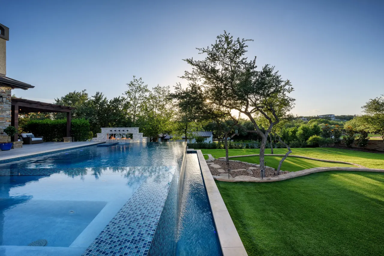 Fire & Water Estate — Estate pool & spa in Texas Hill Country, TX by GB IV Designs (photo 17)