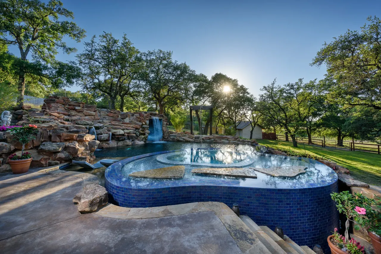 Freeform Pools by GB IV Designs (photo 25)