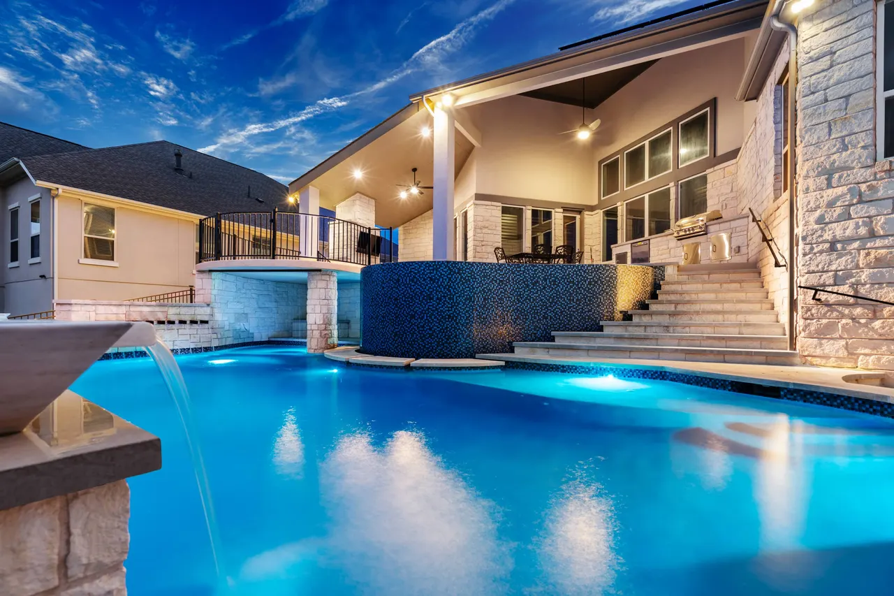 Infinity & Vanishing-Edge Pools by GB IV Designs (photo 38)