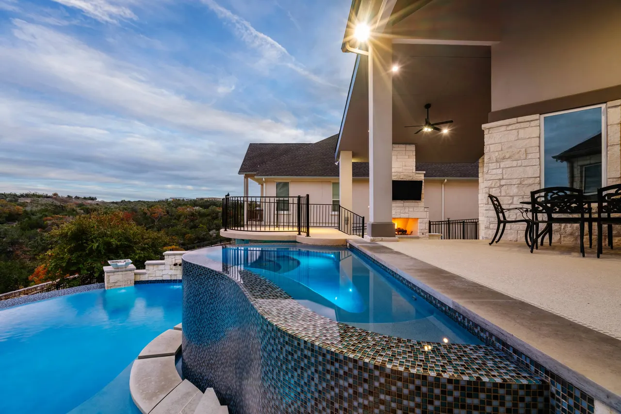 Infinity & Vanishing-Edge Pools by GB IV Designs (photo 39)