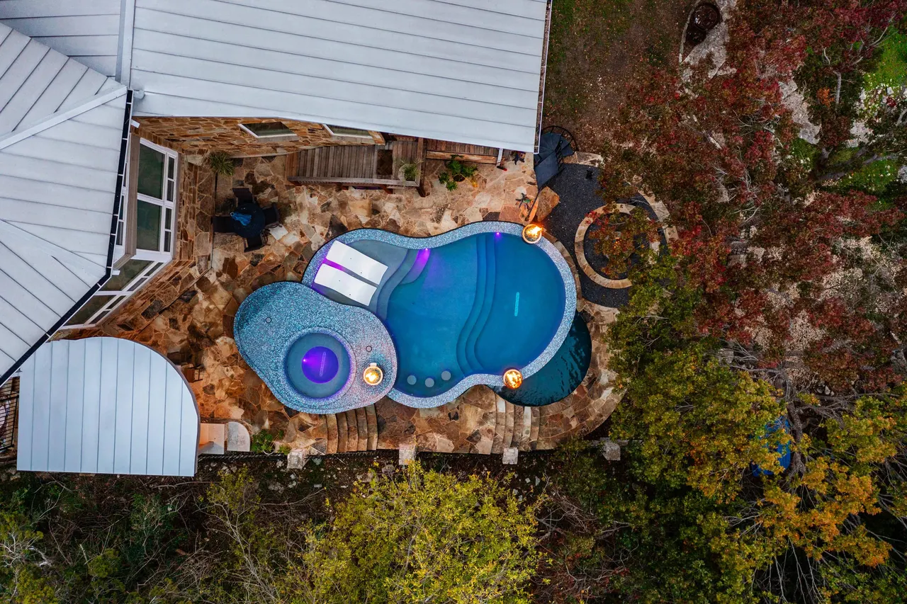 Lakeside Glass — Renovation & vanishing-edge spa in Dripping Springs, TX by GB IV Designs (photo 12)