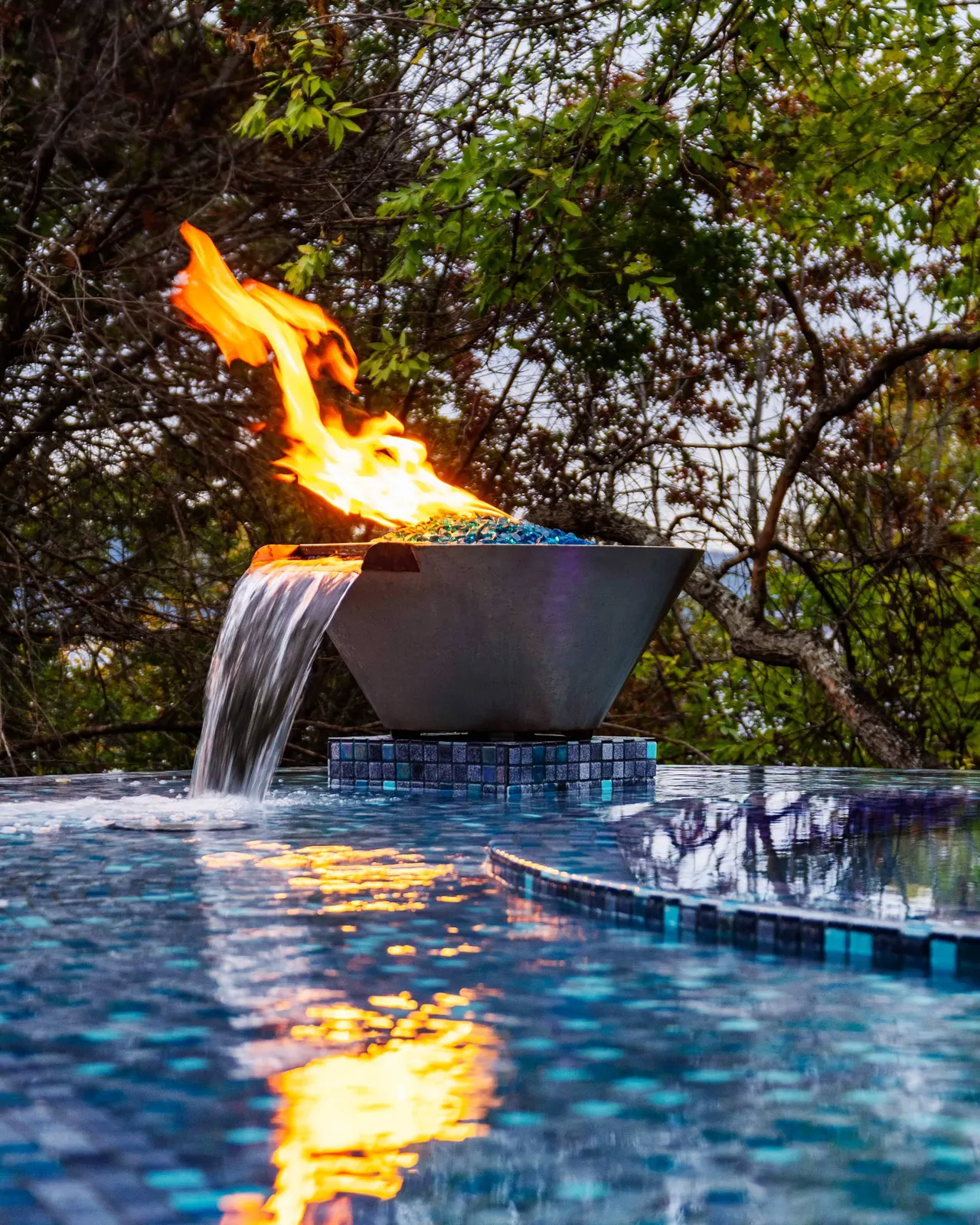 Lakeside Glass — Renovation & vanishing-edge spa in Dripping Springs, TX by GB IV Designs (photo 14)