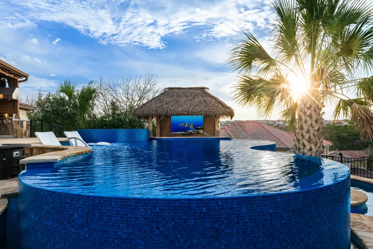Infinity & Vanishing-Edge Pools by GB IV Designs (photo 50)