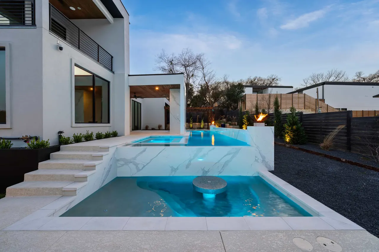 Porcelain Modern — Raised pool & outdoor living in Austin, TX by GB IV Designs (photo 5)