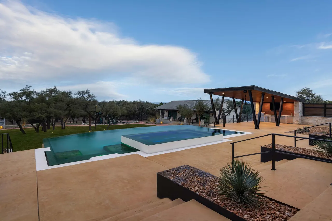 Geometric Pools by GB IV Designs (photo 60)