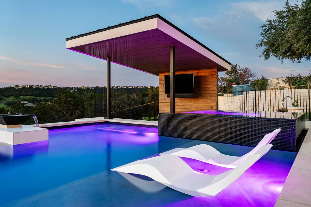 Sunset Perch — Vanishing-edge pool & cabana in Bee Cave, TX by GB IV Designs (photo 8)
