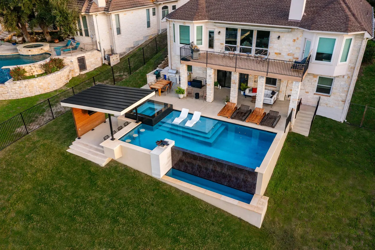 Sunset Perch — Vanishing-edge pool & cabana in Bee Cave, TX by GB IV Designs (photo 11)