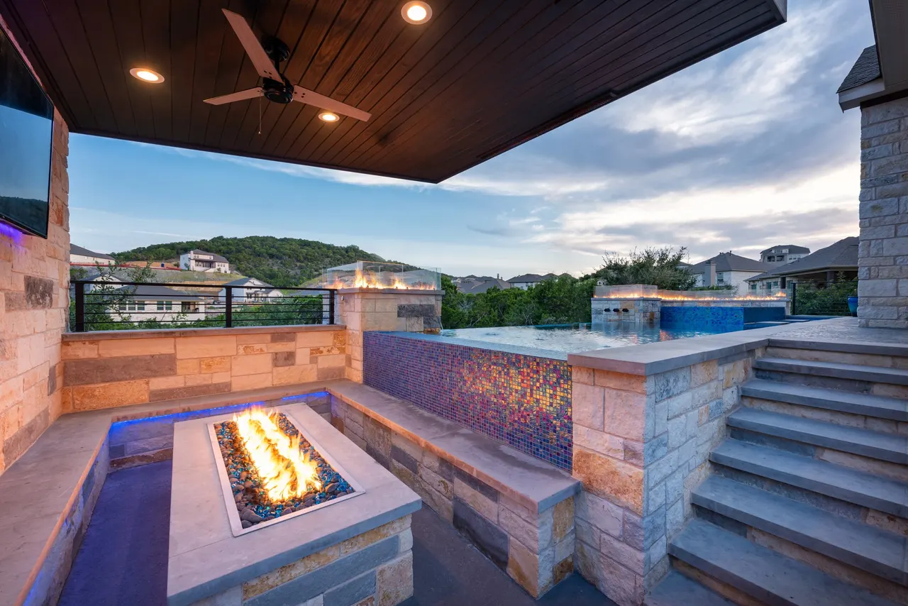 Infinity & Vanishing-Edge Pools by GB IV Designs (photo 58)