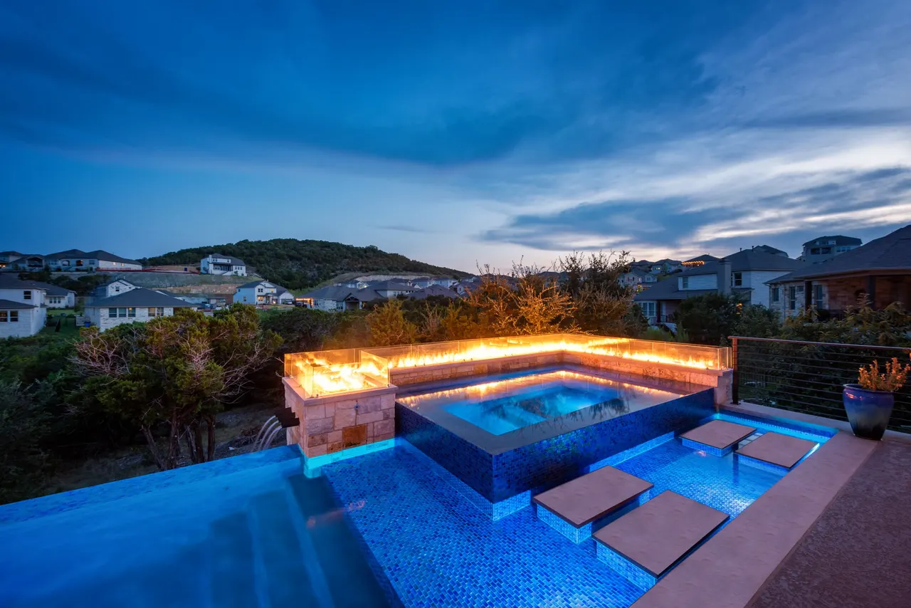 Infinity & Vanishing-Edge Pools by GB IV Designs (photo 59)