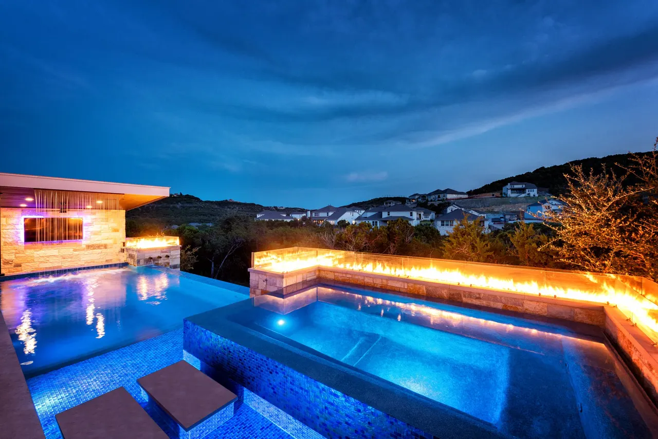 Terraced Modern — Geometric pool & outdoor living in Westlake, TX by GB IV Designs (photo 5)