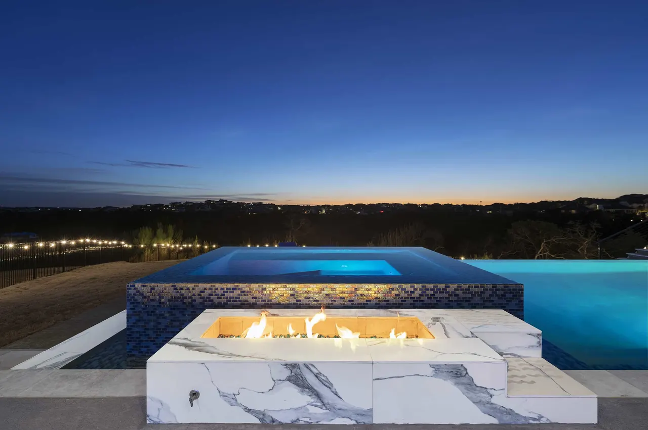 Terraced Modern — Geometric pool & outdoor living in Westlake, TX by GB IV Designs (photo 11)