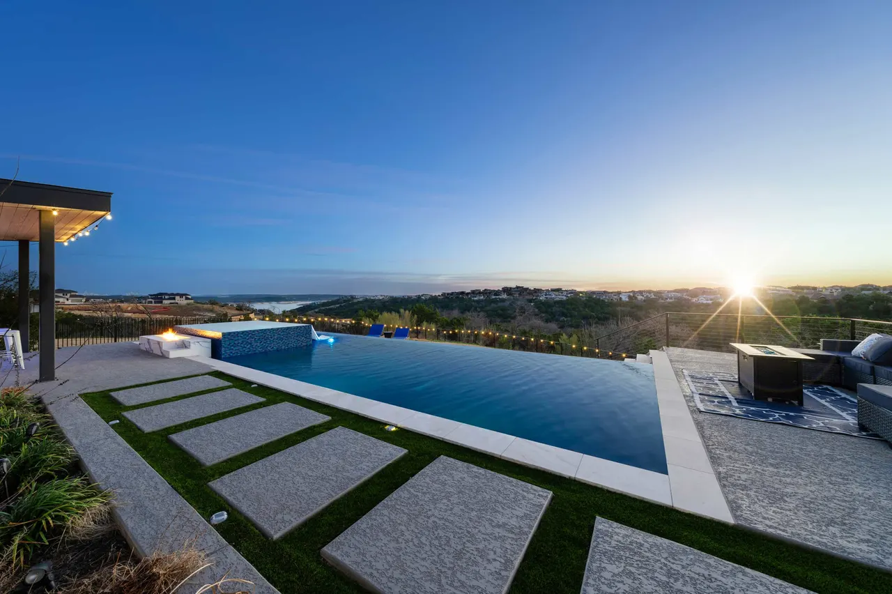 Terraced Modern — Geometric pool & outdoor living in Westlake, TX by GB IV Designs (photo 16)