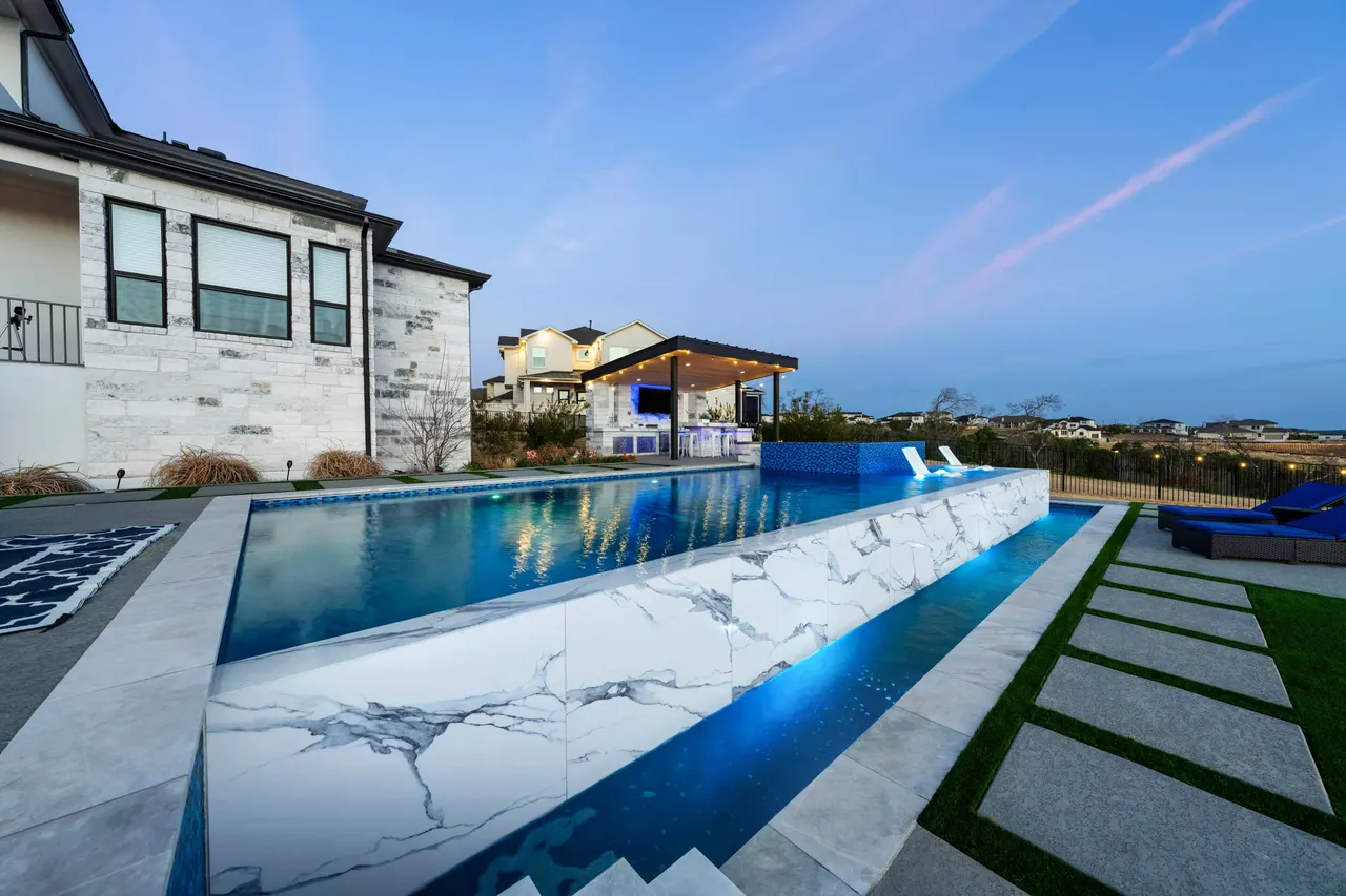 Terraced Modern — Geometric pool & outdoor living in Westlake, TX by GB IV Designs (photo 17)