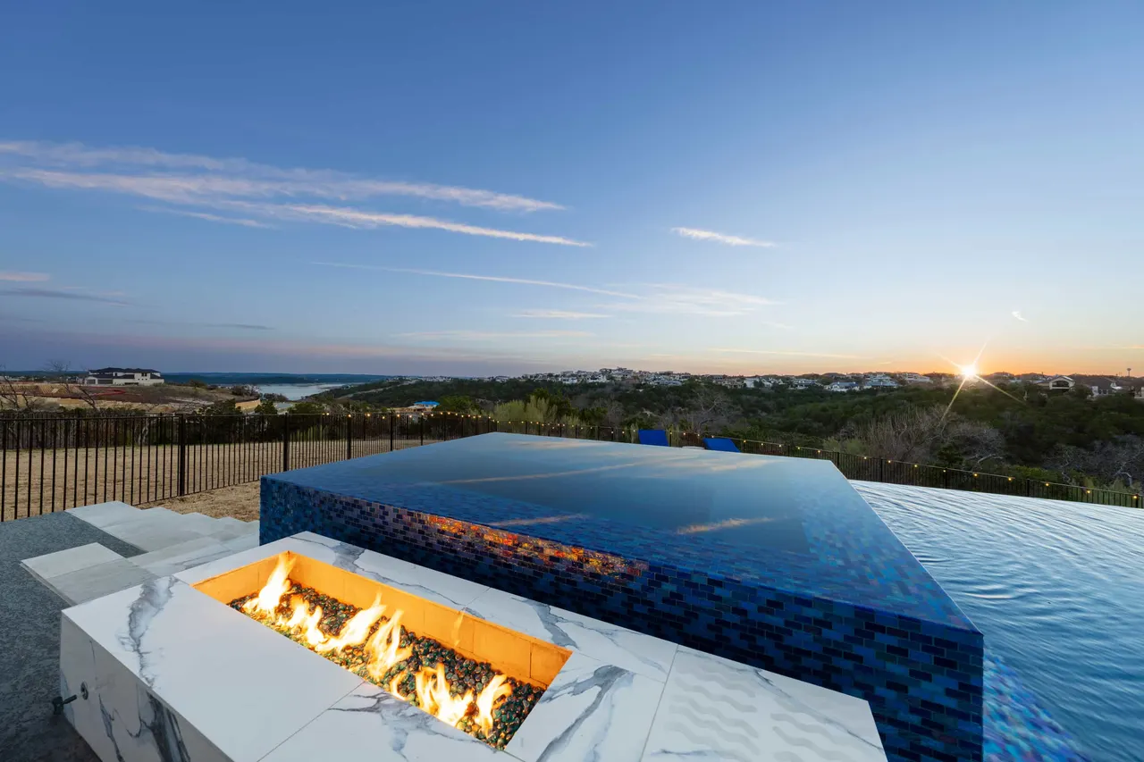 Terraced Modern — Geometric pool & outdoor living in Westlake, TX by GB IV Designs (photo 22)