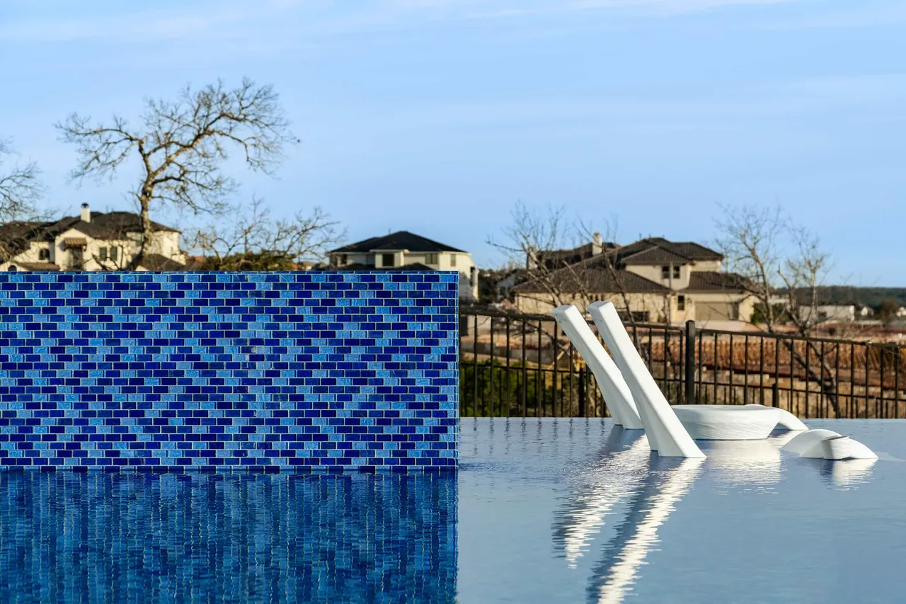 Terraced Modern — Geometric pool & outdoor living in Westlake, TX by GB IV Designs (photo 24)