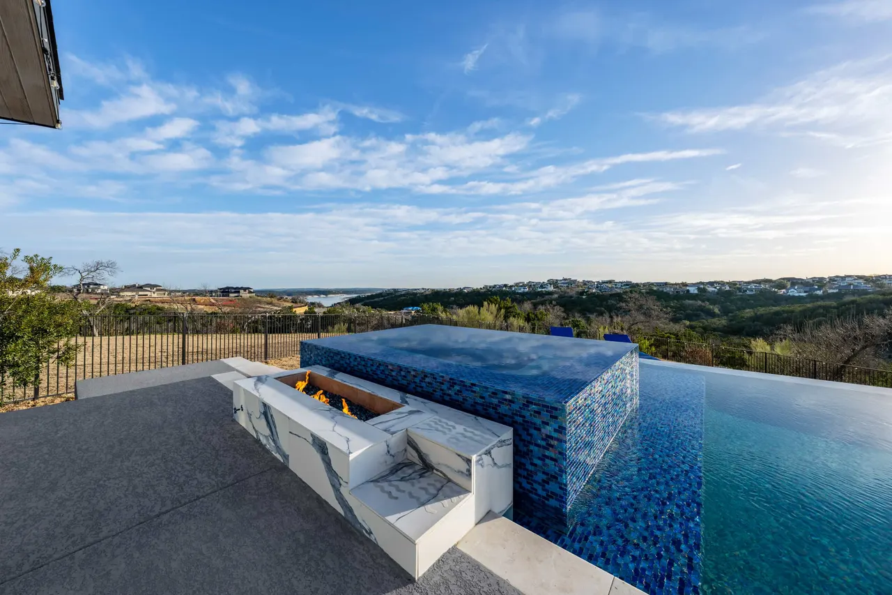 Terraced Modern — Geometric pool & outdoor living in Westlake, TX by GB IV Designs (photo 25)