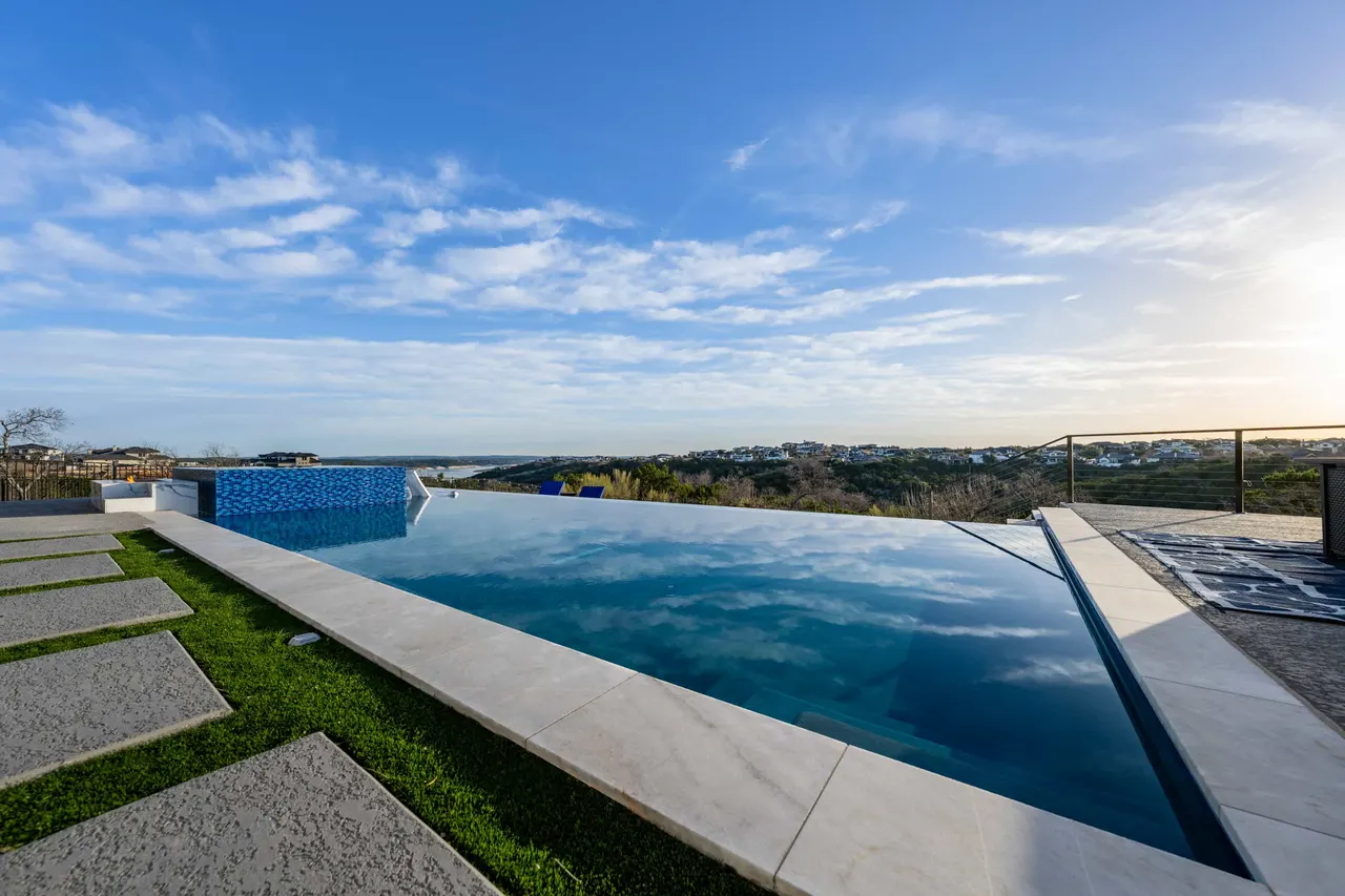 Terraced Modern — Geometric pool & outdoor living in Westlake, TX by GB IV Designs (photo 26)