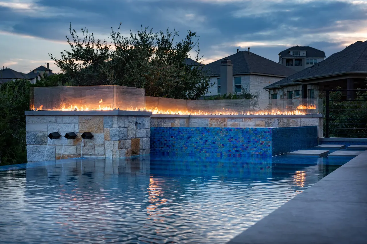 Infinity & Vanishing-Edge Pools by GB IV Designs (photo 8)