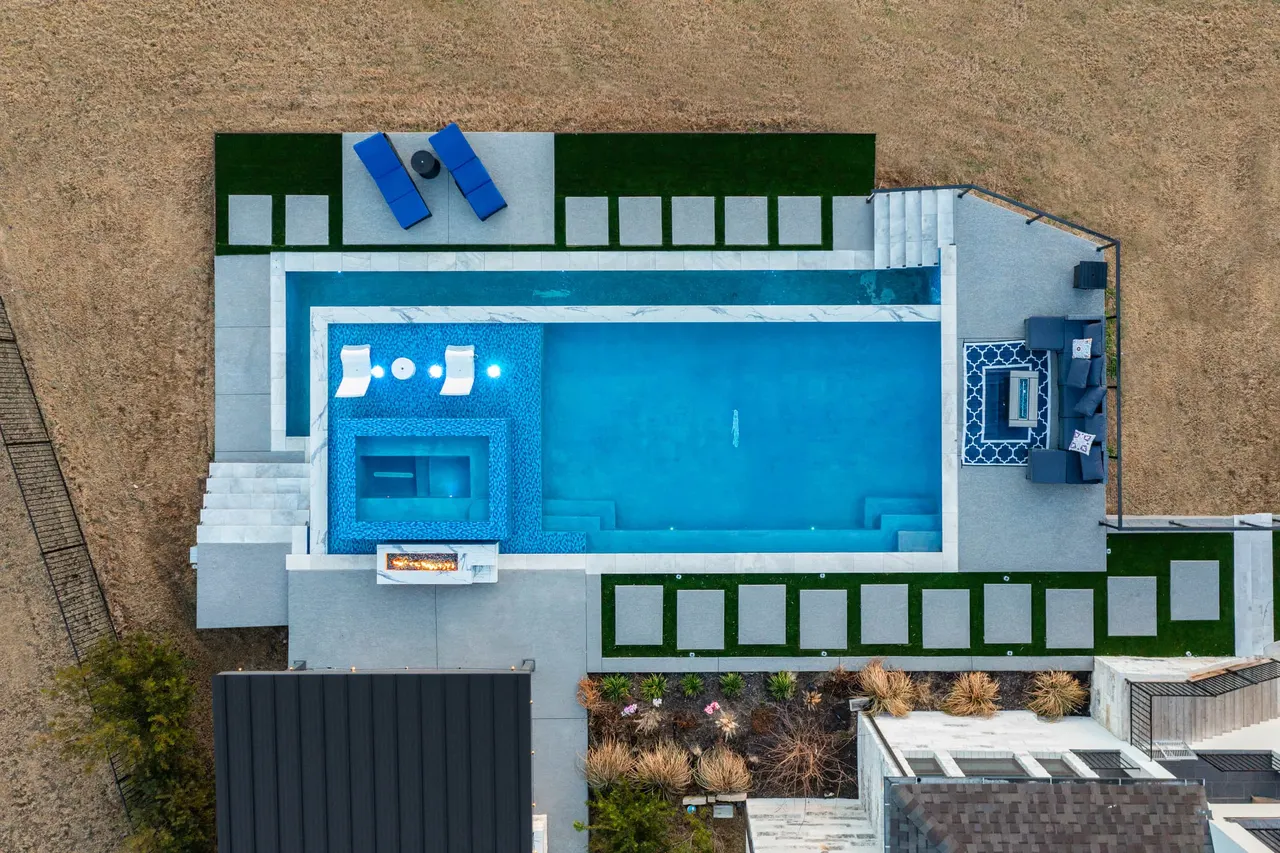 Terraced Modern — Geometric pool & outdoor living in Westlake, TX by GB IV Designs (photo 29)