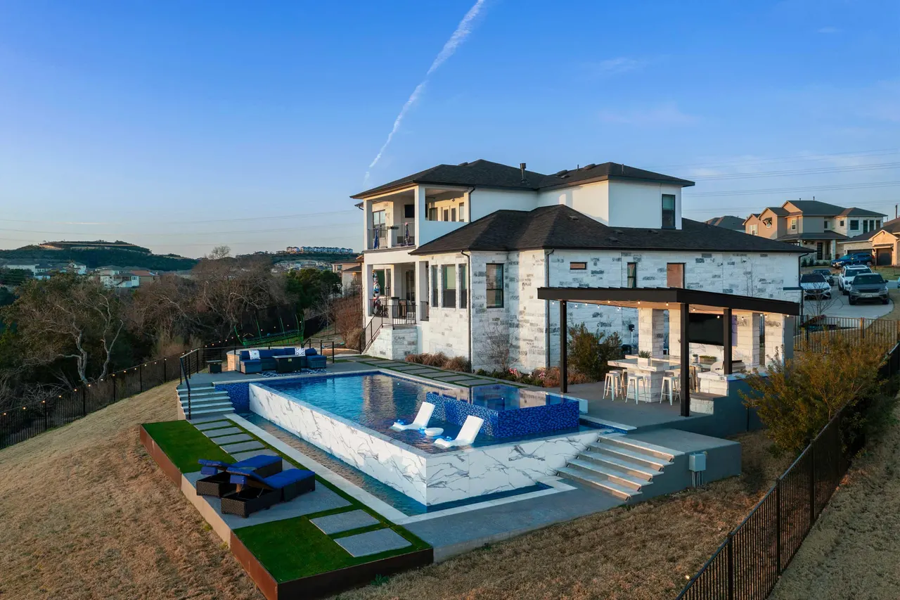 Terraced Modern — Geometric pool & outdoor living in Westlake, TX by GB IV Designs (photo 31)