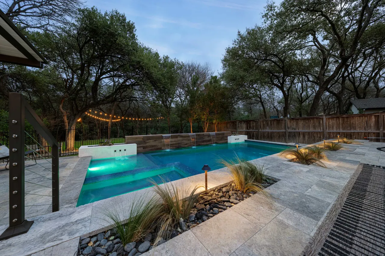 Woodland Geometric — Geometric pool & cabana in Steiner Ranch, TX by GB IV Designs (photo 8)